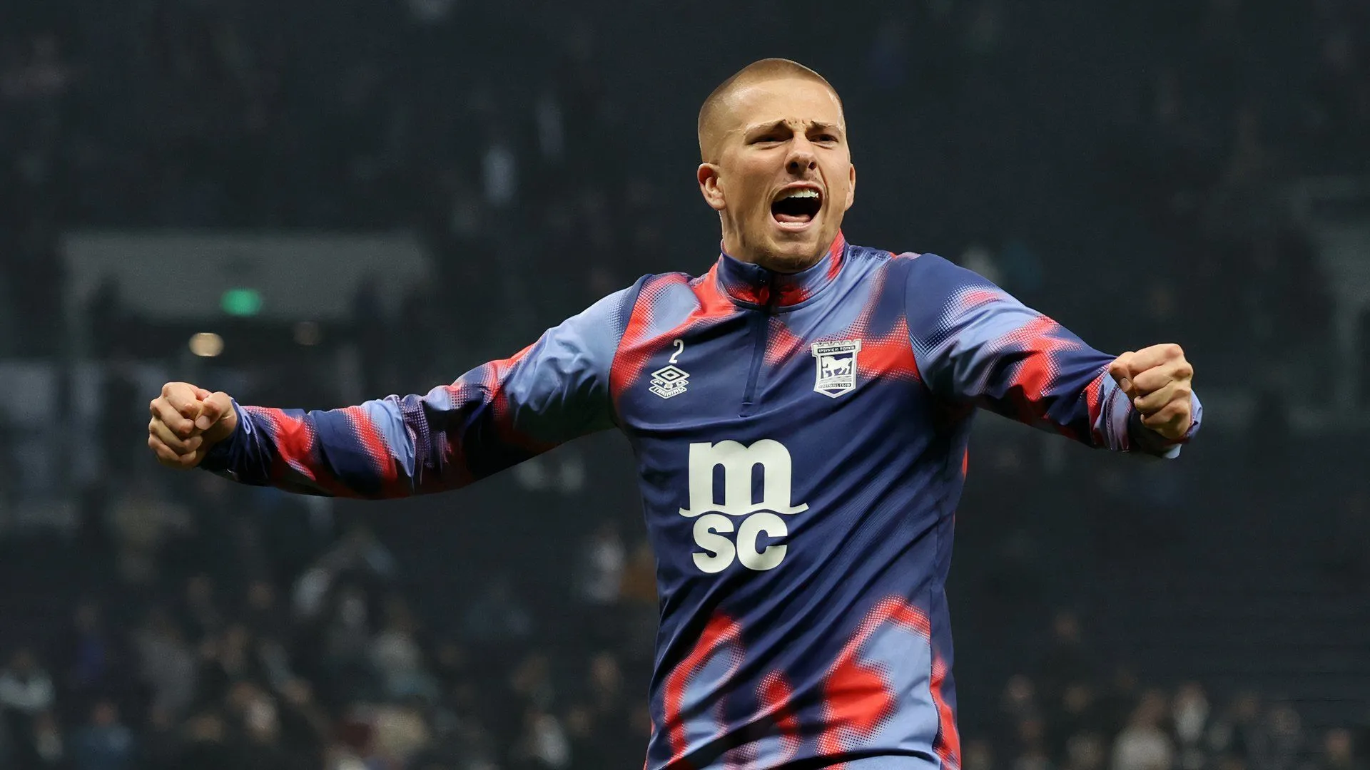 Harry Clarke trong màu áo Ipswich, hậu vệ trẻ trở lại sau thời gian cho mượn