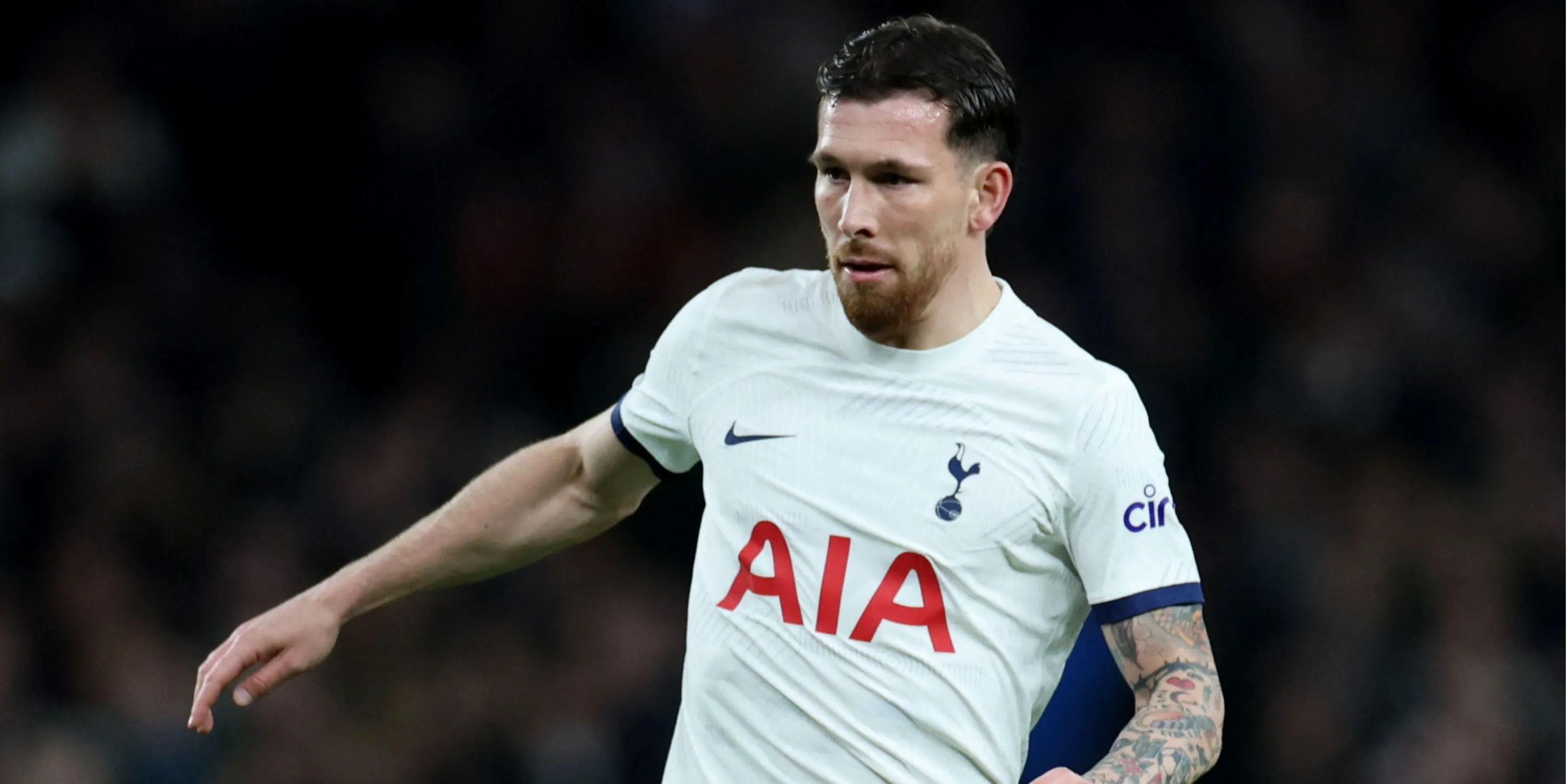 Pierre-Emile Hojbjerg trong trận đấu cho Tottenham, biểu hiện thống kê phòng ngự và tấn công chưa đáp ứng kỳ vọng