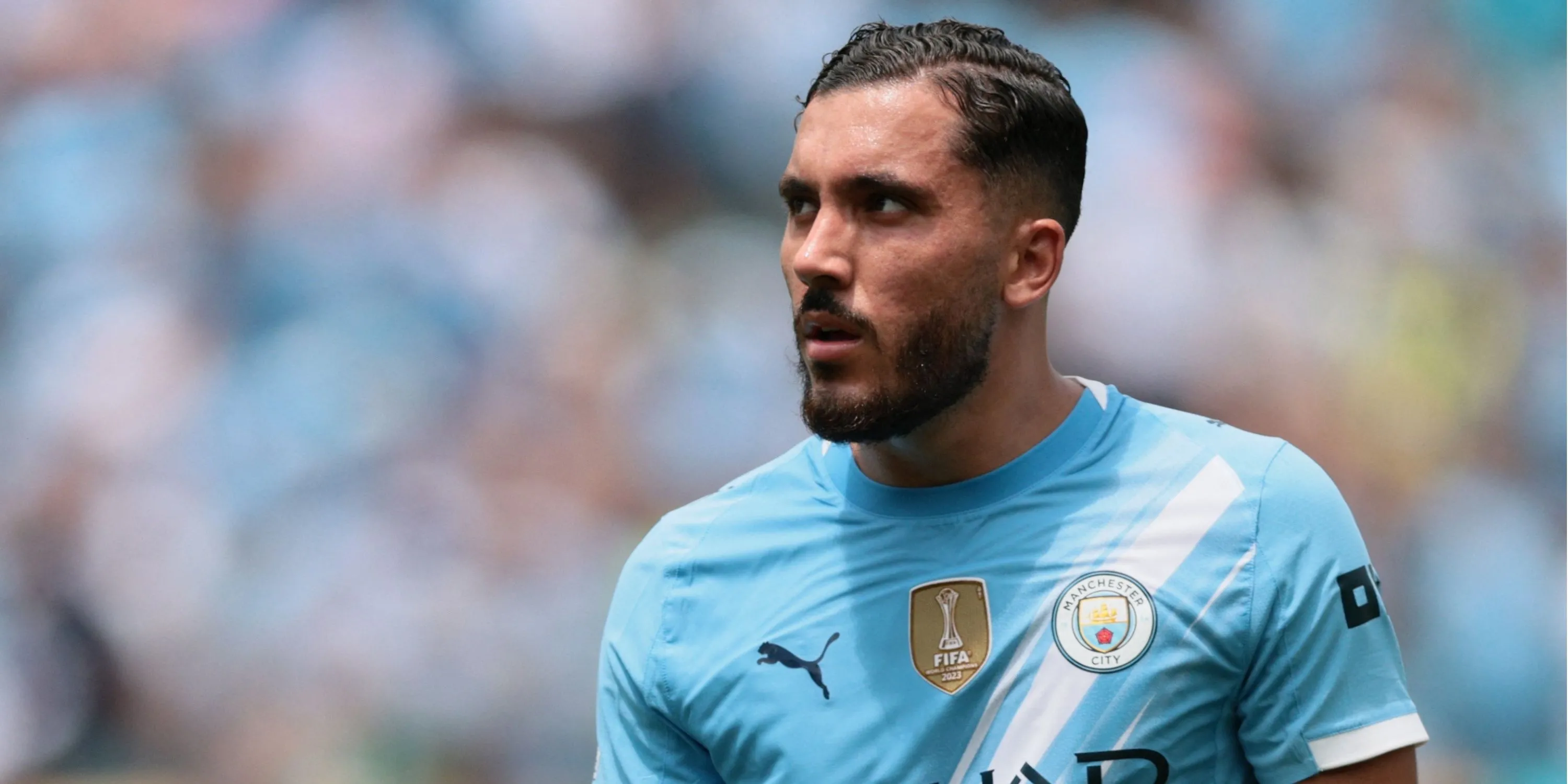 Rayan Cherki trong màu áo mới