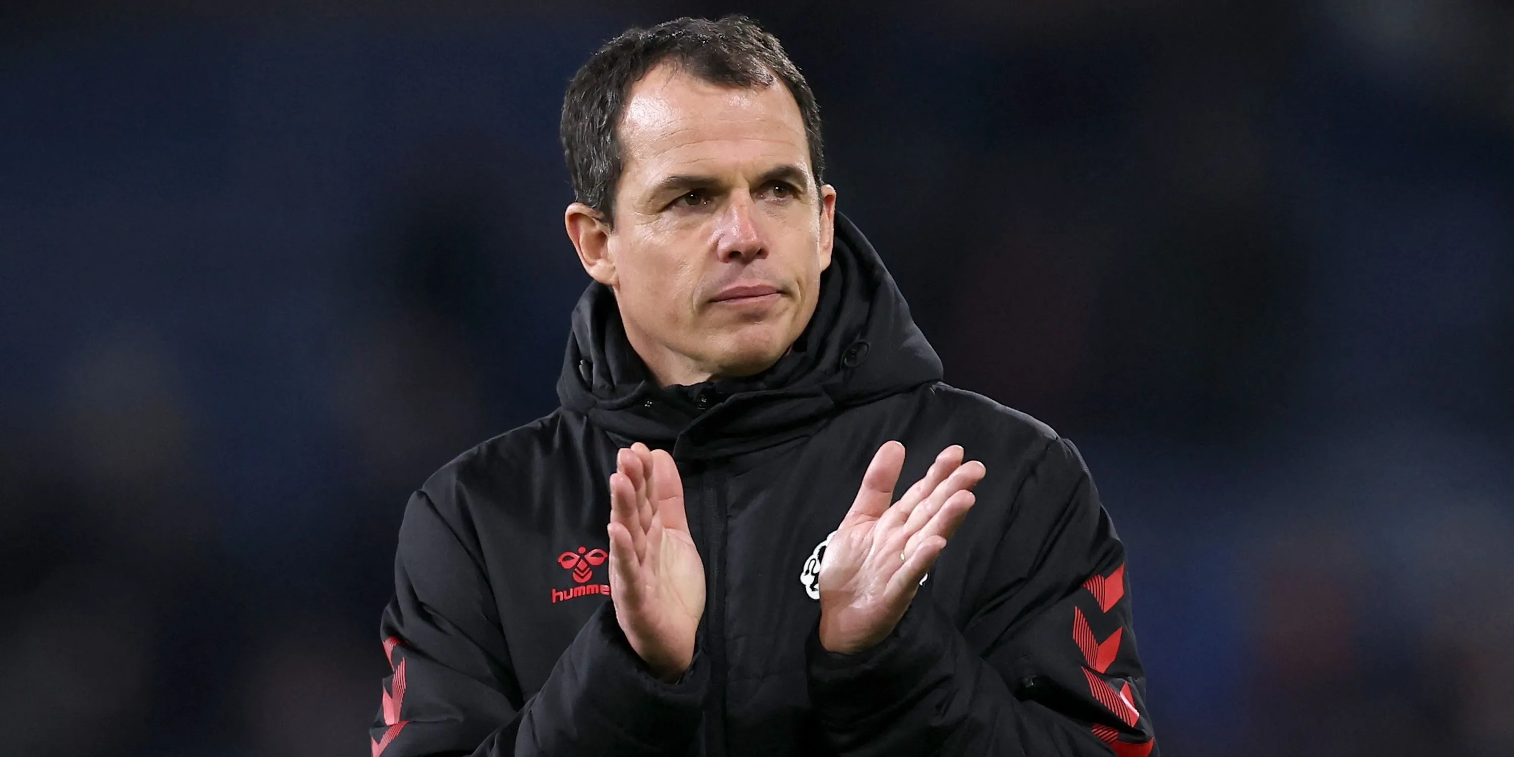 Regis Le Bris vỗ tay cảm ơn CĐV Sunderland