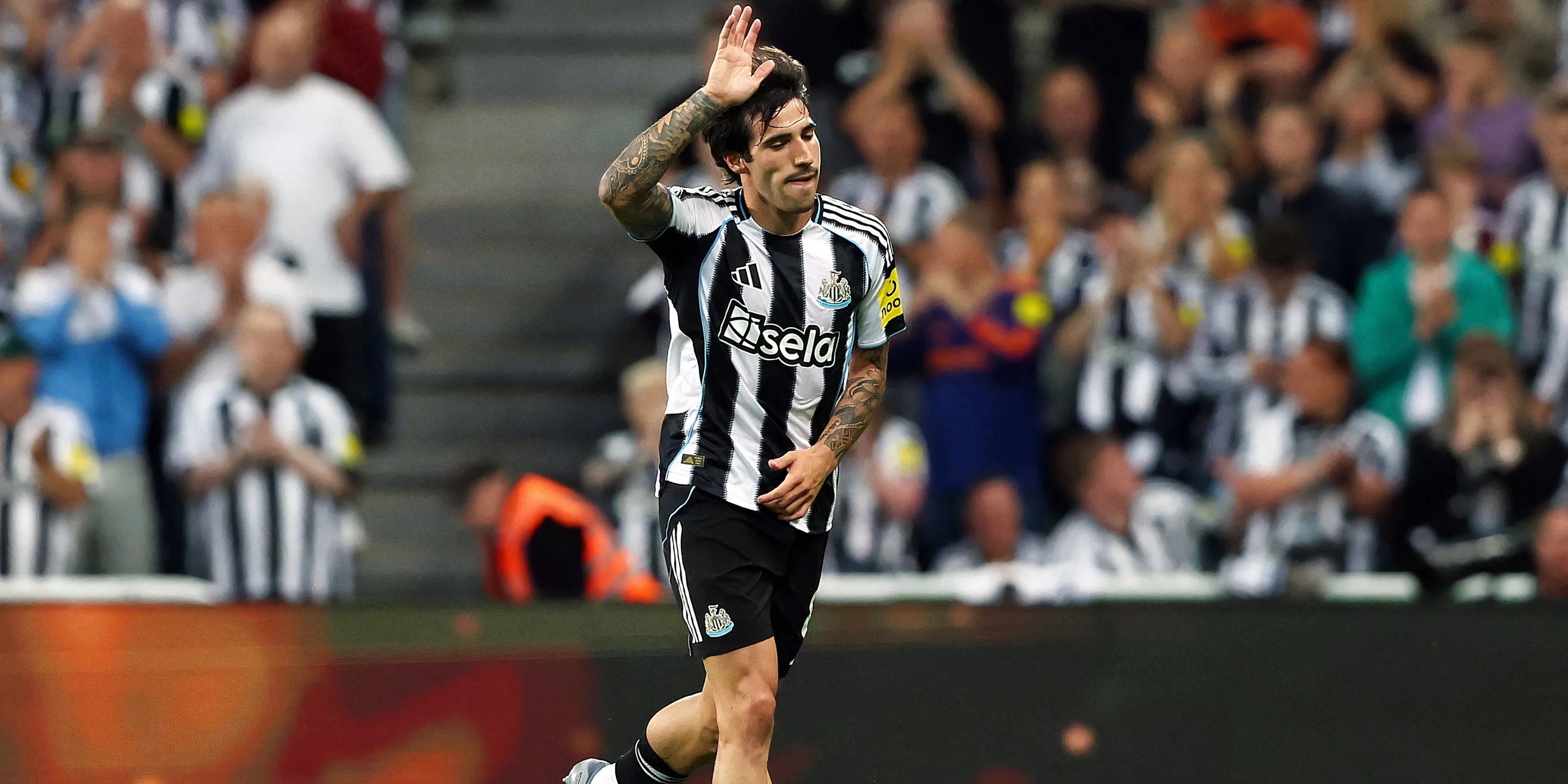 Sandro Tonali trong màu áo Newcastle, biểu tượng của tuyến giữa chất lượng