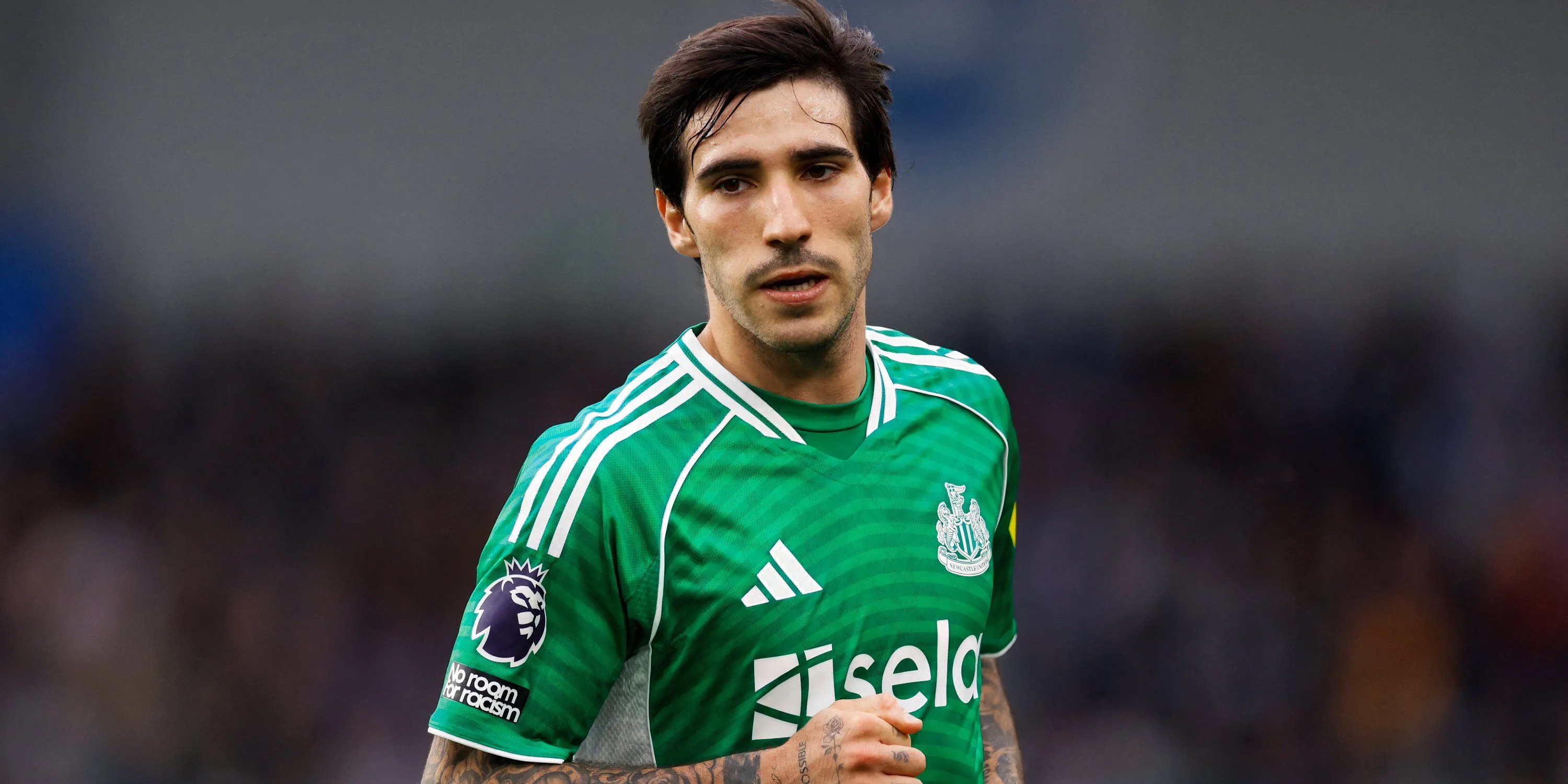 Sandro Tonali trong màu áo Newcastle