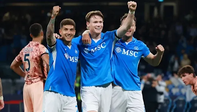 Scott McTominay trong màu áo Napoli, nhân tố quan trọng tuyến giữa sau khi De Bruyne chấn thương.