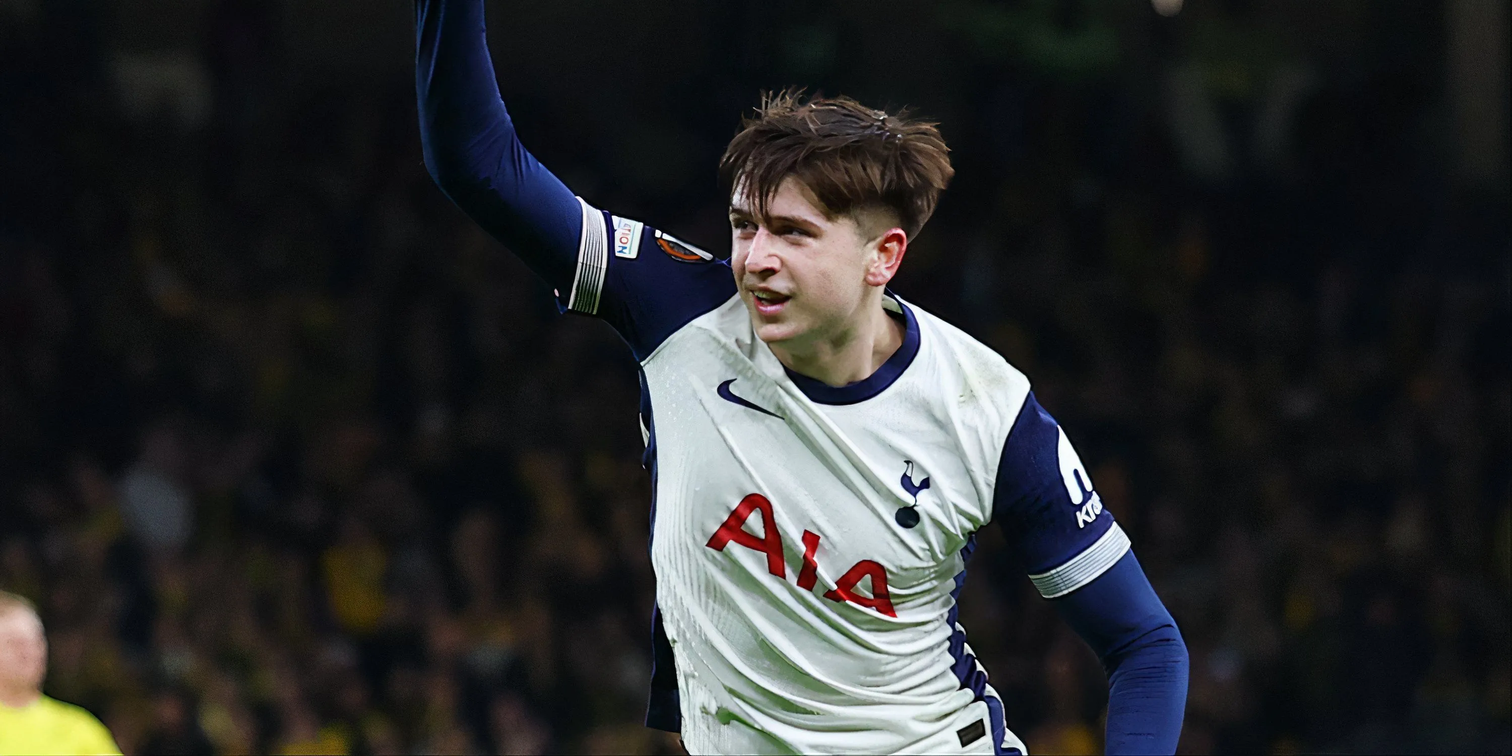 Tài năng trẻ Mikey Moore của Spurs