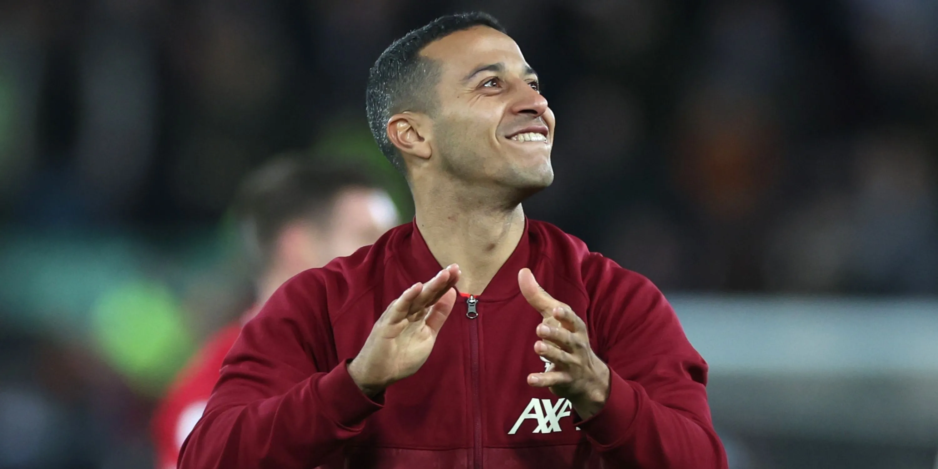 Thiago Alcantara thời còn khoác áo Liverpool, minh họa cho phong cách chơi kỹ thuật và tinh tế