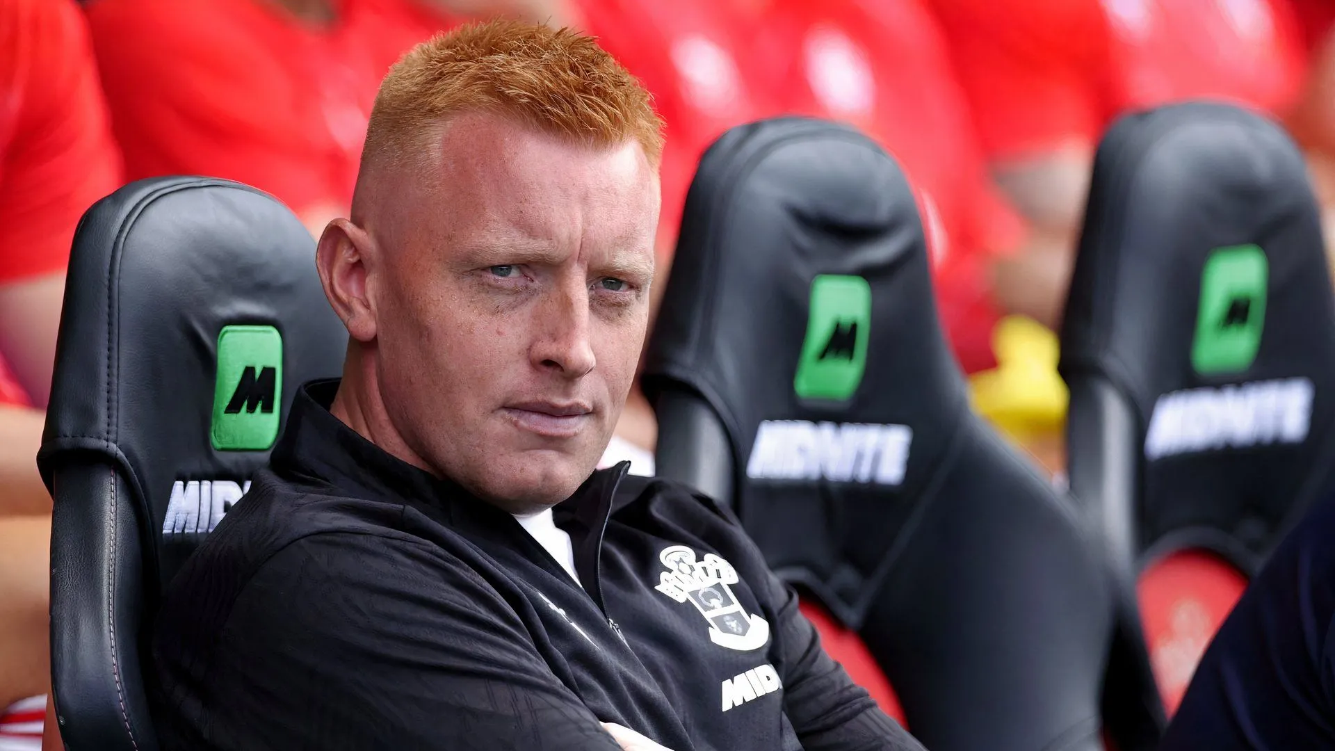 Will Still chỉ đạo trên đường biên sân St Mary's khi Southampton đối mặt khó khăn