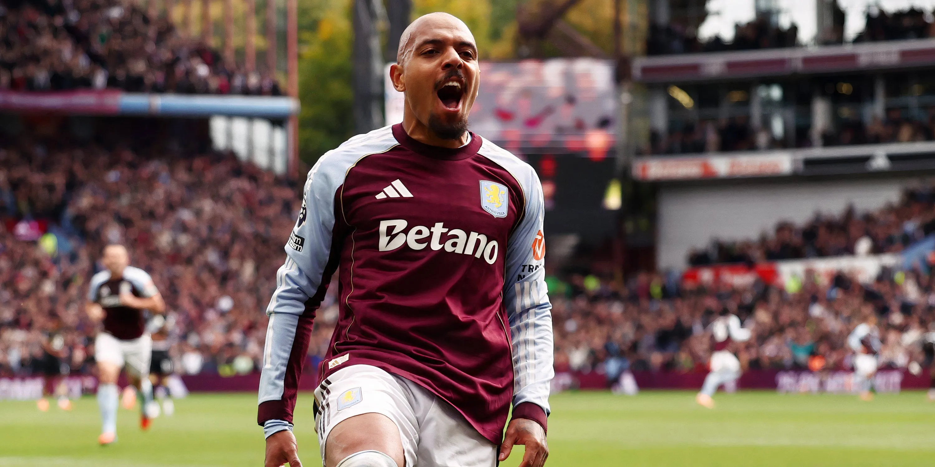 Donyell Malen chuẩn bị cho trận đấu quan trọng giữa Aston Villa và Liverpool