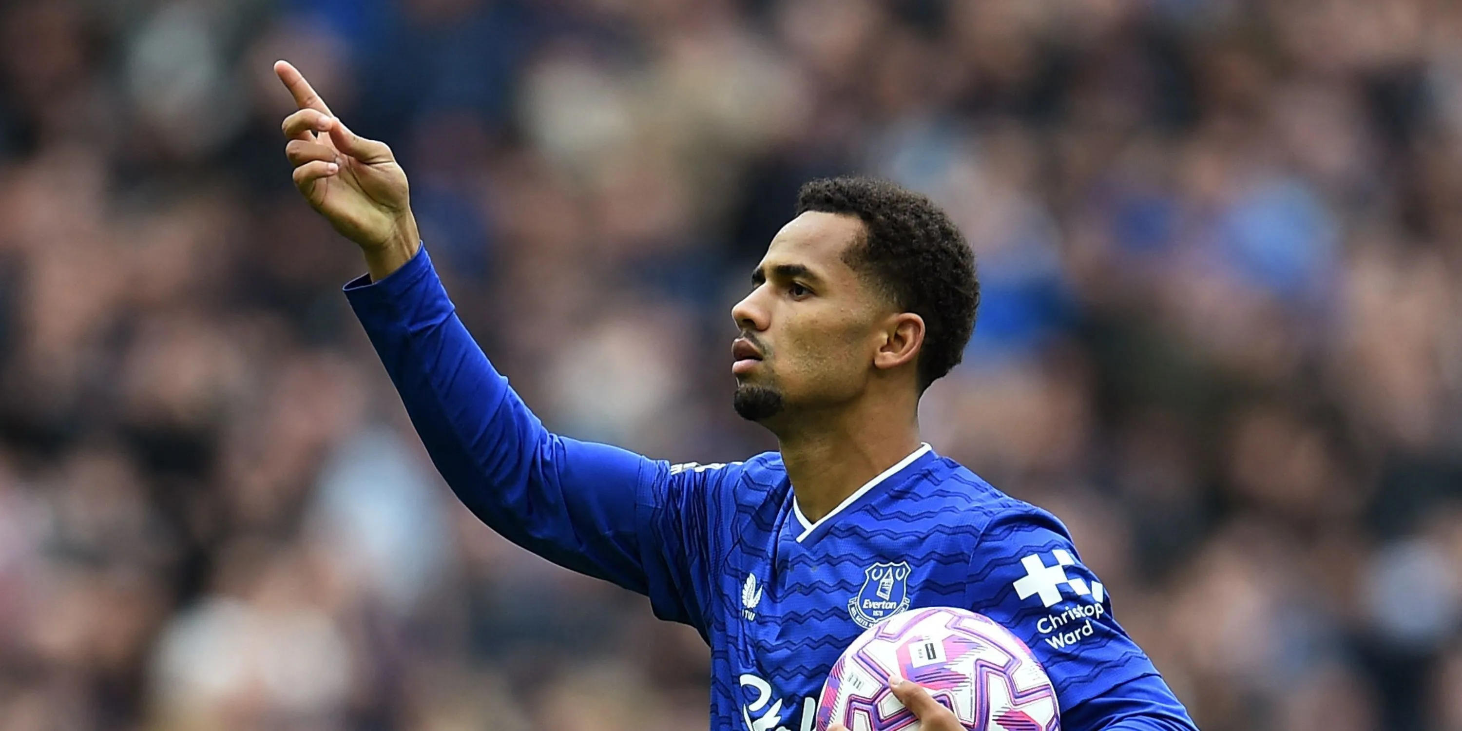 Ndiaye tạo ra những tình huống nguy hiểm ở cánh phải với sự linh hoạt và chính xác